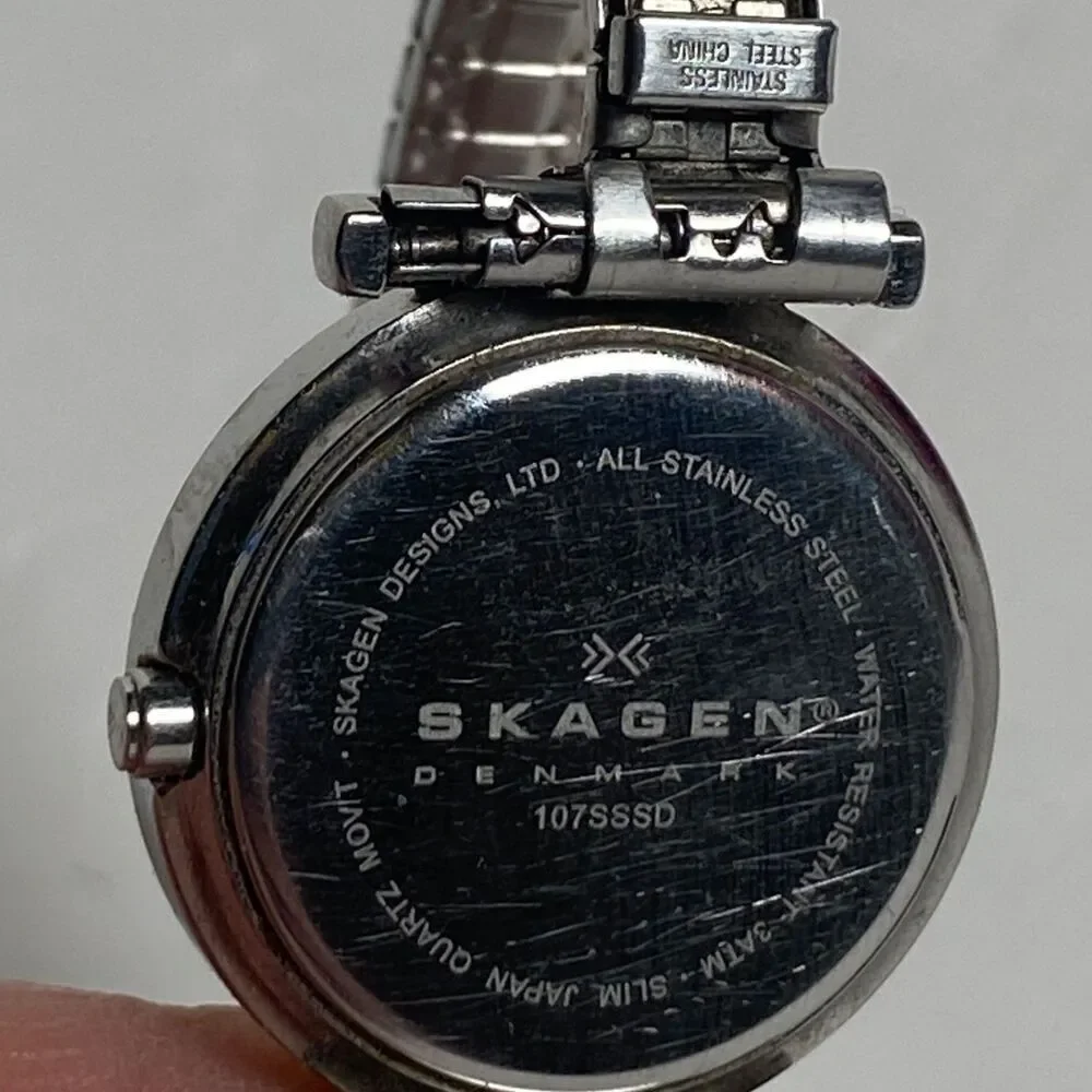Skagen Denmark 107SSSD Stainless Steel Women’s Watch – Non Working for Parts